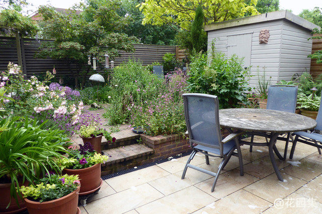 A Lush Cottage Garden in a Small Urban Backyard