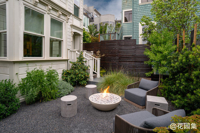  Inviting Garden Retreat in the City