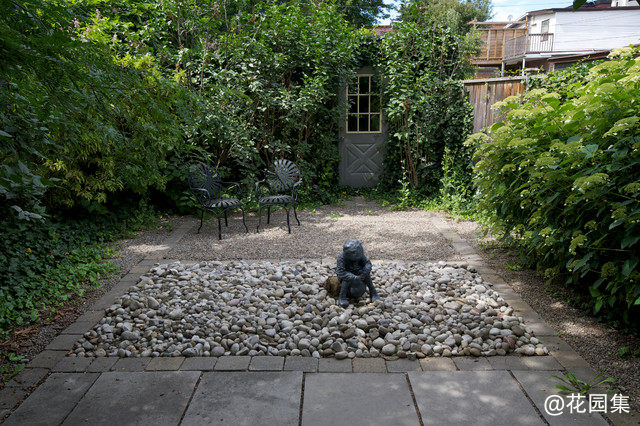 Leafy Park-Like Retreat in Toronto